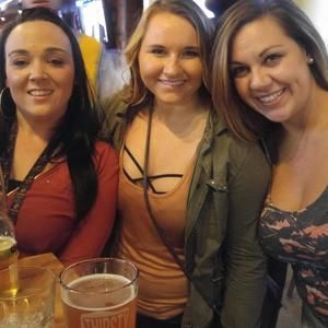 Meet your Posher, Monique